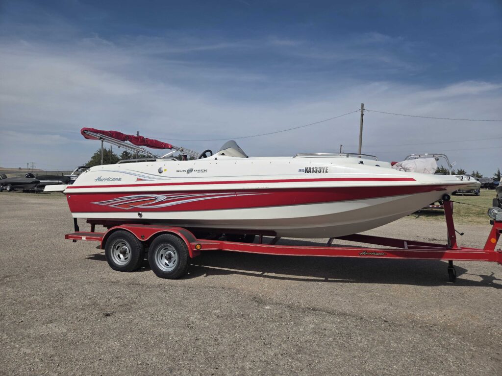 2011 HURRICANE SUNDECK SPORT 201
