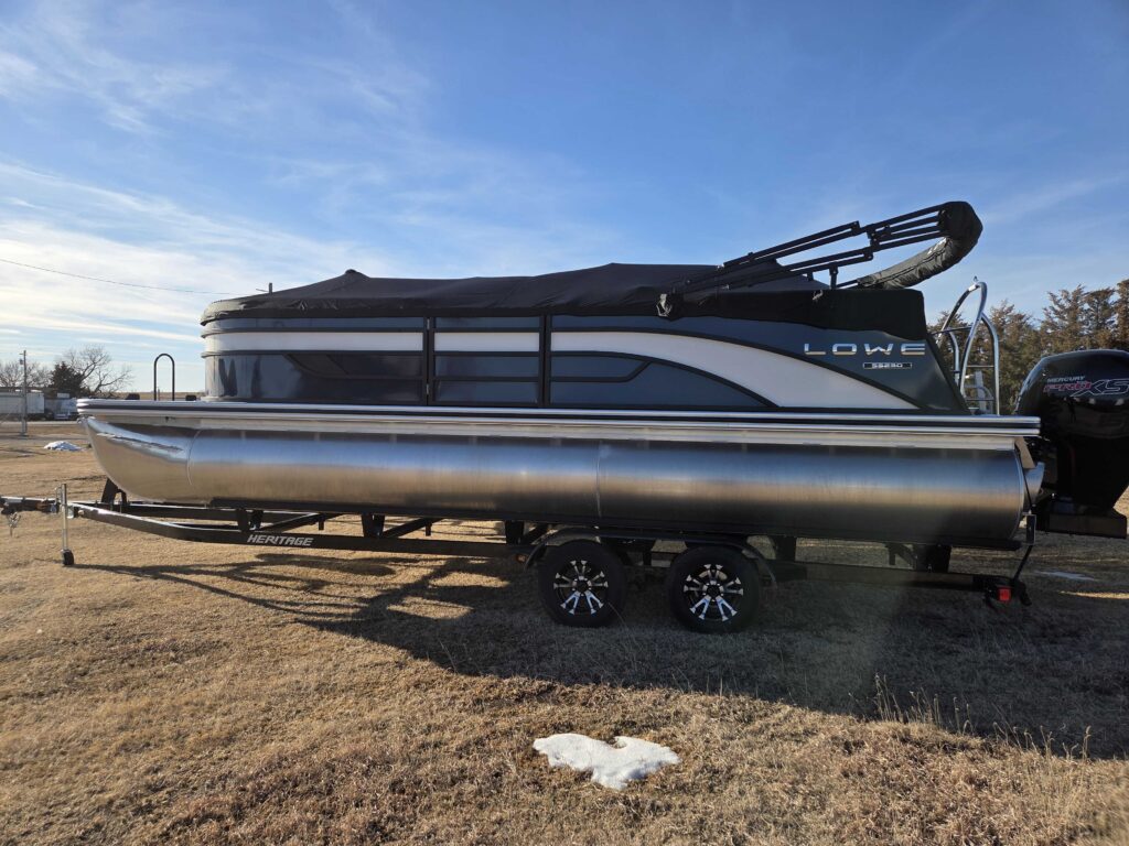 2026 Lowe Pontoon SS230 Walk Thru